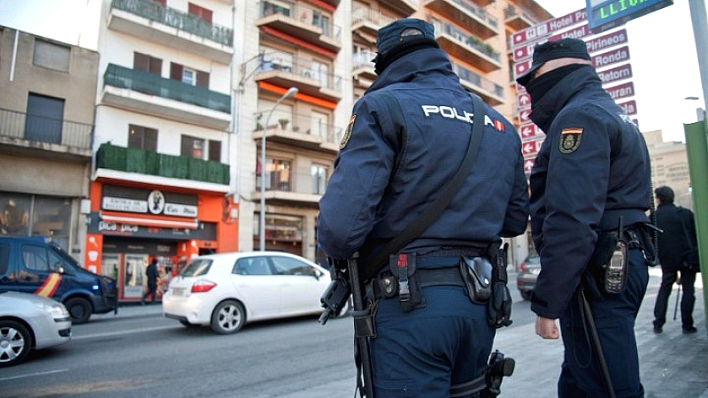 Διερεύνηση σε βάρος 17χρονου για ανάρτηση γυμνών φωτογραφιών συμμαθητριών του με τη βοήθεια ΤΝ