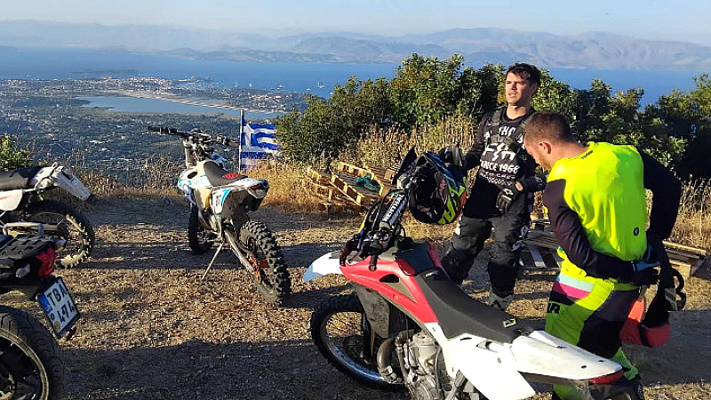 Εθελοντική πρωτοβουλία πυροπροστασίας από τους μοτοσικλετιστές στην Κέρκυρα