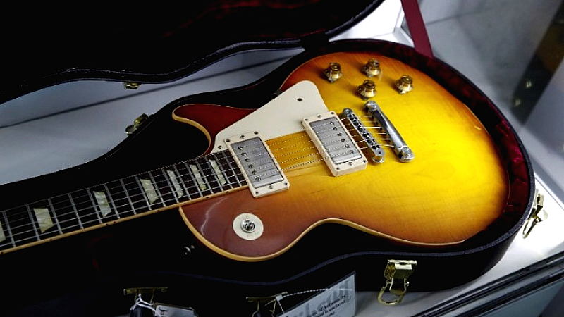 Ανακαλύφθηκε η κλαπείσα Gibson Les Paul των Rolling Stones από τη δεκαετία του 1970 σε μουσείο