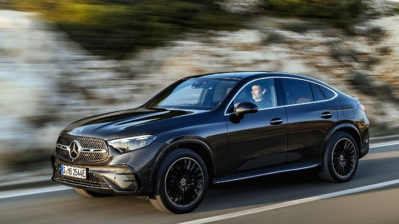 Η Mercedes-Benz αναβαθμίζει την οδική ασφάλεια με δεδομένα από την καθημερινή κυκλοφορία