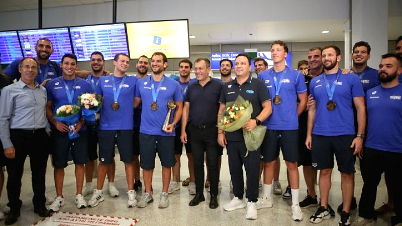 Η εθνική ανδρών υδατοσφαίρισης επιστρέφει θριαμβευτικά από τη Σιγκαπούρη με το χάλκινο μετάλλιο