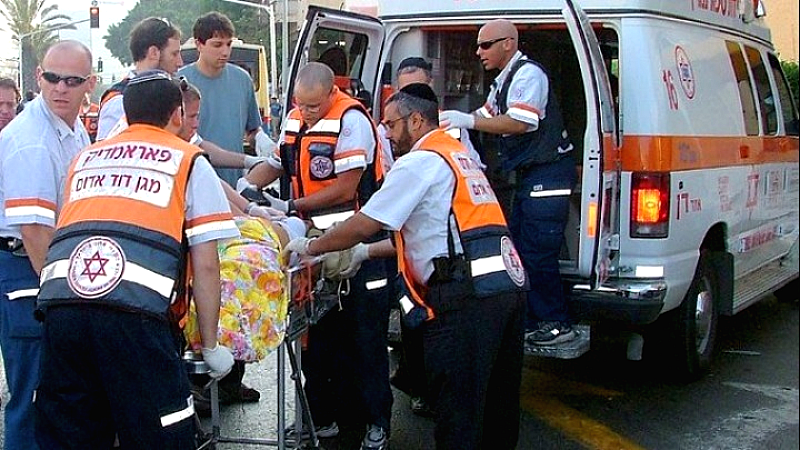 Αυτοκίνητο χτυπά σε στάση λεωφορείου στο Ισραήλ, οκτώ τραυματίες