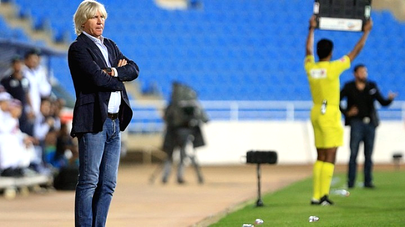 Καμερούν: Παραίτηση του Μπρις λόγω χρεών