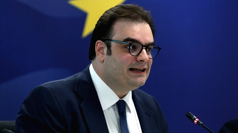 Δραστικές αλλαγές στις τραπεζικές προμήθειες: Άμεσες παρεμβάσεις για την καλύτερη εξυπηρέτηση των πολιτών