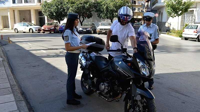 Σημαντική αύξηση παραβάσεων για μη χρήση κράνους κατά τη διάρκεια ελέγχων στη Θεσσαλονίκη
