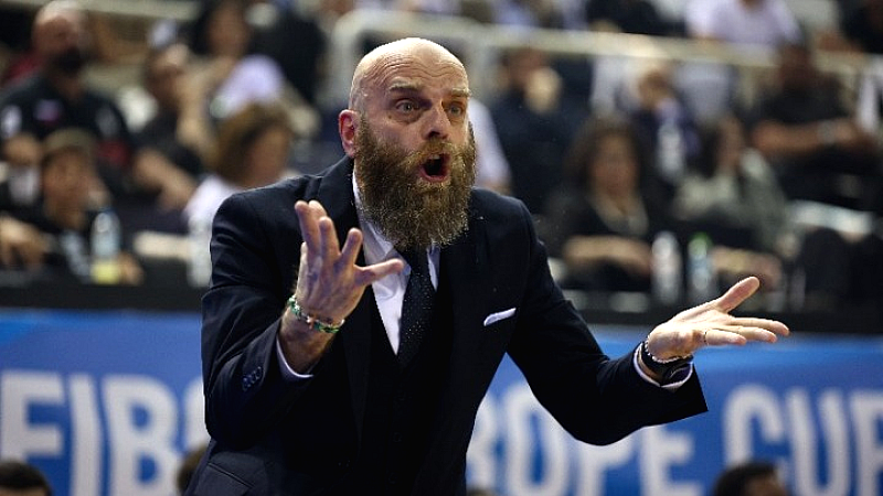 Ο Μάσιμο Καντσελιέρι τιμήθηκε ως προπονητής της χρονιάς στην Greek Basketball League