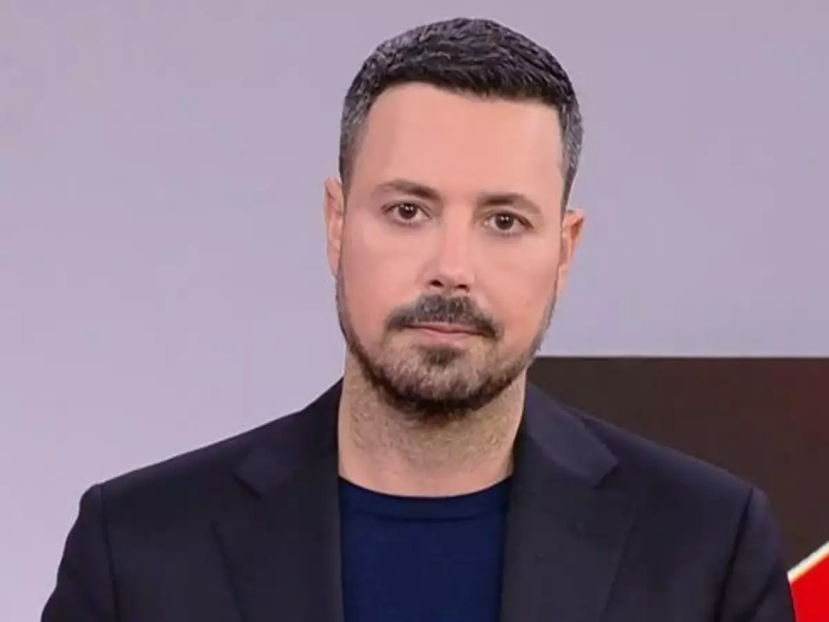 «Τους γ@@@ όλους Κουσουλέ»: Το μήνυμα της συζύγου του που τον αποθεώνει για την υπόθεση Μουρτζούκου