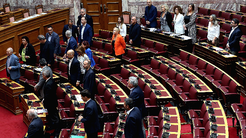 Εγκρίθηκε η τροπολογία για αναστολή αιτήσεων ασύλου σε παράτυπους μετανάστες από τη Βόρεια Αφρική