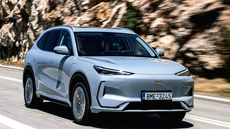 Αυξημένες πωλήσεις για την Geely: 1,4 εκατομμύρια οχήματα στο πρώτο εξάμηνο του 2025