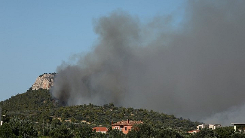 Επιτυχείς απεγκλωβισμοί και αποκατάσταση κυκλοφορίας στη Ραφήνα