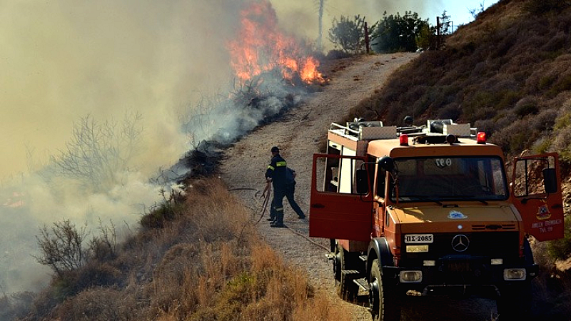 Συνεχιζόμενη η μάχη με τις φλόγες στην Ευρυτανία