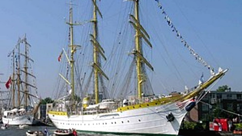 Στο λιμάνι της Θεσσαλονίκης το ιστιοφόρο της Ρουμανίας «Mircea» υποδέχεται φοιτητές