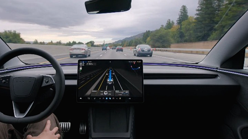 Η Tesla δοκιμάζει αυτόνομη οδήγηση στο Λονδίνο με το Model 3