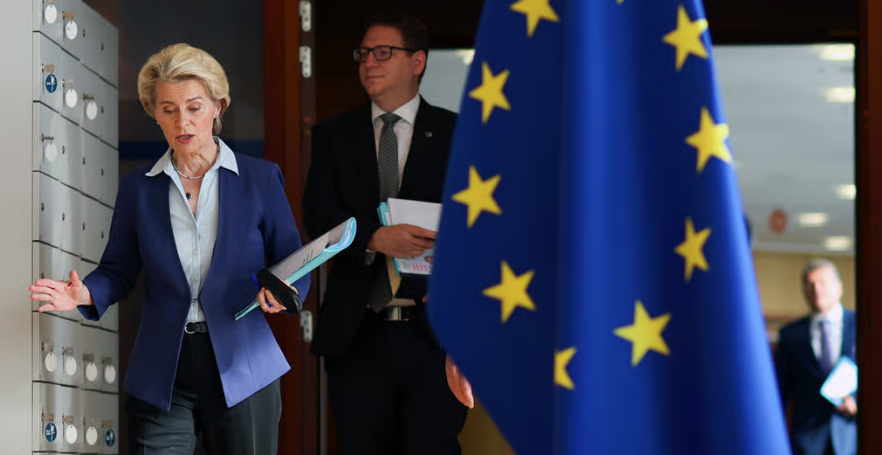 Μπιόρν Ζάιμπερτ: Ο «αθόρυβος δολοφόνος» που κινεί τα νήματα πίσω από την Φον ντερ Λάιεν