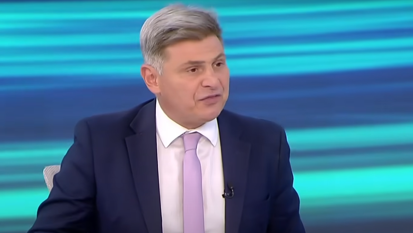Η ΝΔ κατηγορεί τον Φαραντούρη για χρυσαυγίτικη ρητορική: «Έχει ο κ. Φάμελλος το πολιτικό θάρρος να τον διαγράψει;»