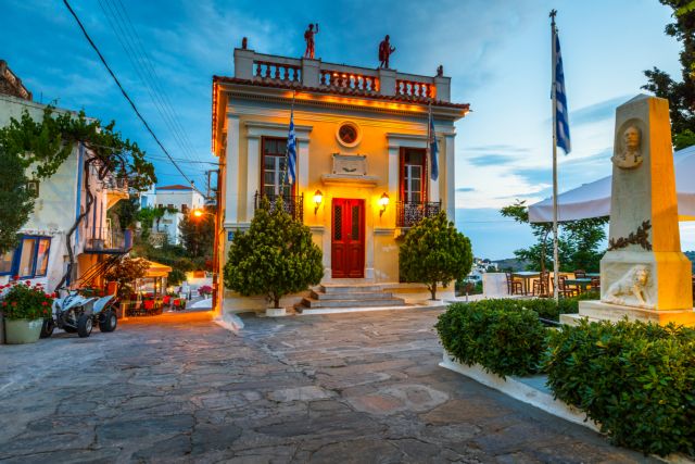 Απαγόρευση βαριάς όχλησης στην Τζιά κατά την τουριστική περίοδο