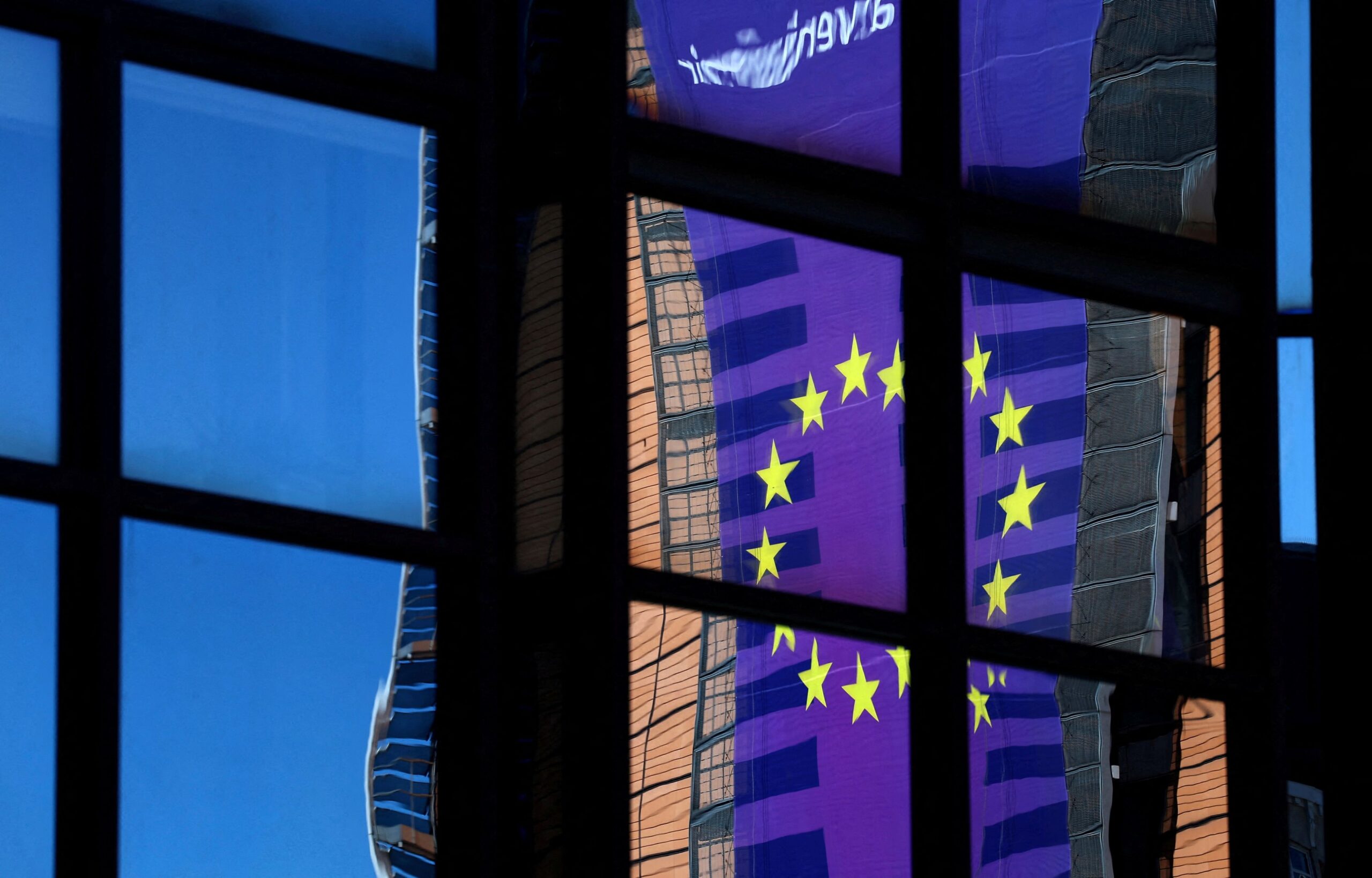 Δεκατέσσερα κράτη μέλη, συμπεριλαμβανομένης της Ελλάδας, εκφράζουν αντίθεση στην αναθεώρηση του προϋπολογισμού της ΕΕ