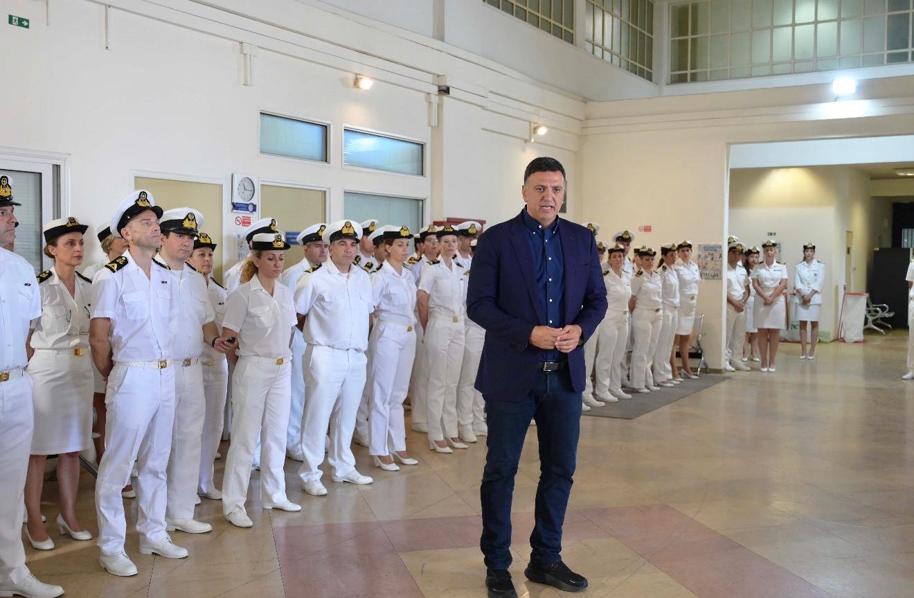 Κικίλιας: Ενισχύεται το λιμάνι του Πειραιά με 50 νέους λιμενικούς για τη βελτίωση της ασφάλειας και της εξυπηρέτησης επιβατών
