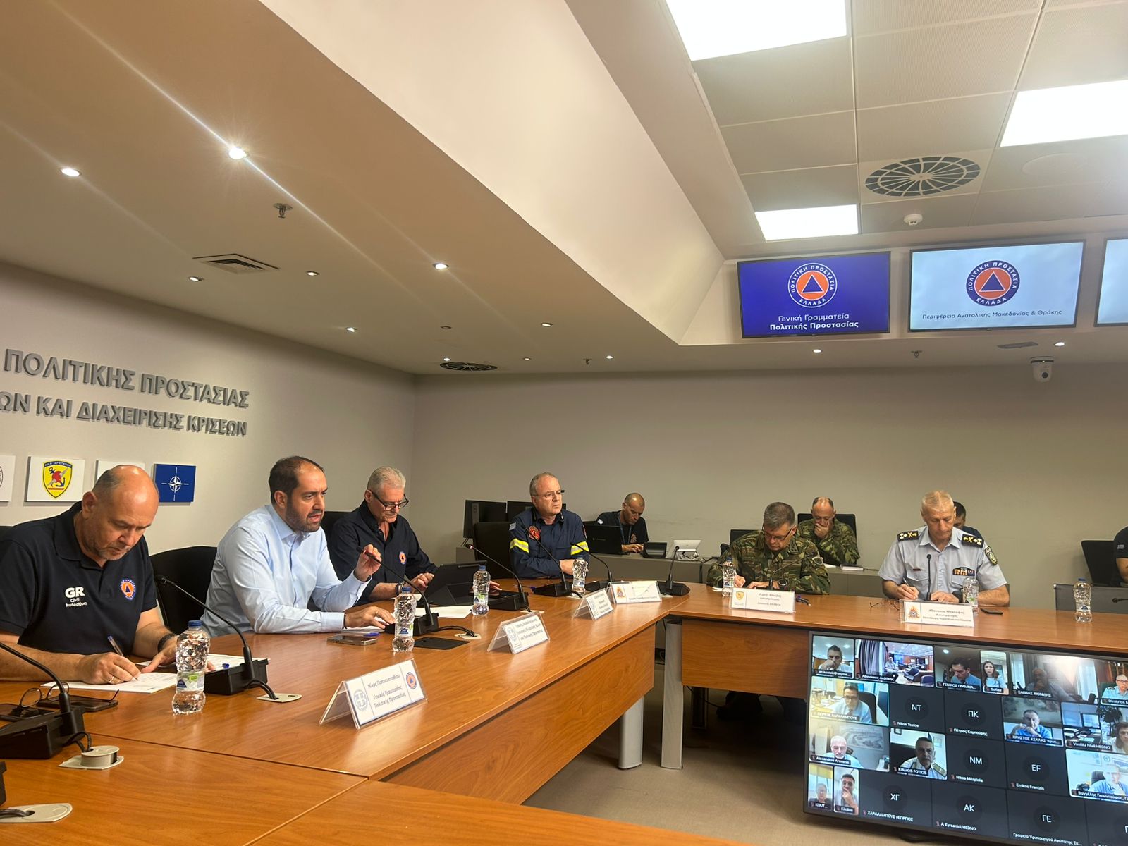 Συναγερμός στη Ραφήνα: Ετοιμότητα Λιμενικού και νοσοκομείων λόγω πυρκαγιάς