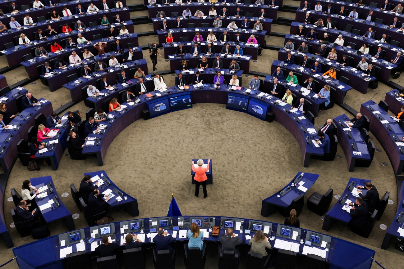 Βόρεια Μακεδονία: Αφαίρεση της μακεδονικής εθνικής ταυτότητας και γλώσσας από την έκθεση προόδου της ΕΕ