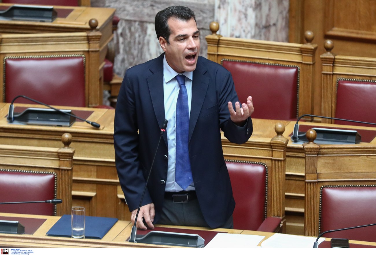 Αλλαγές στη μεταναστευτική πολιτική: Ο Πλεύρης εγκαινιάζει σκληρές θέσεις και διαδικασίες