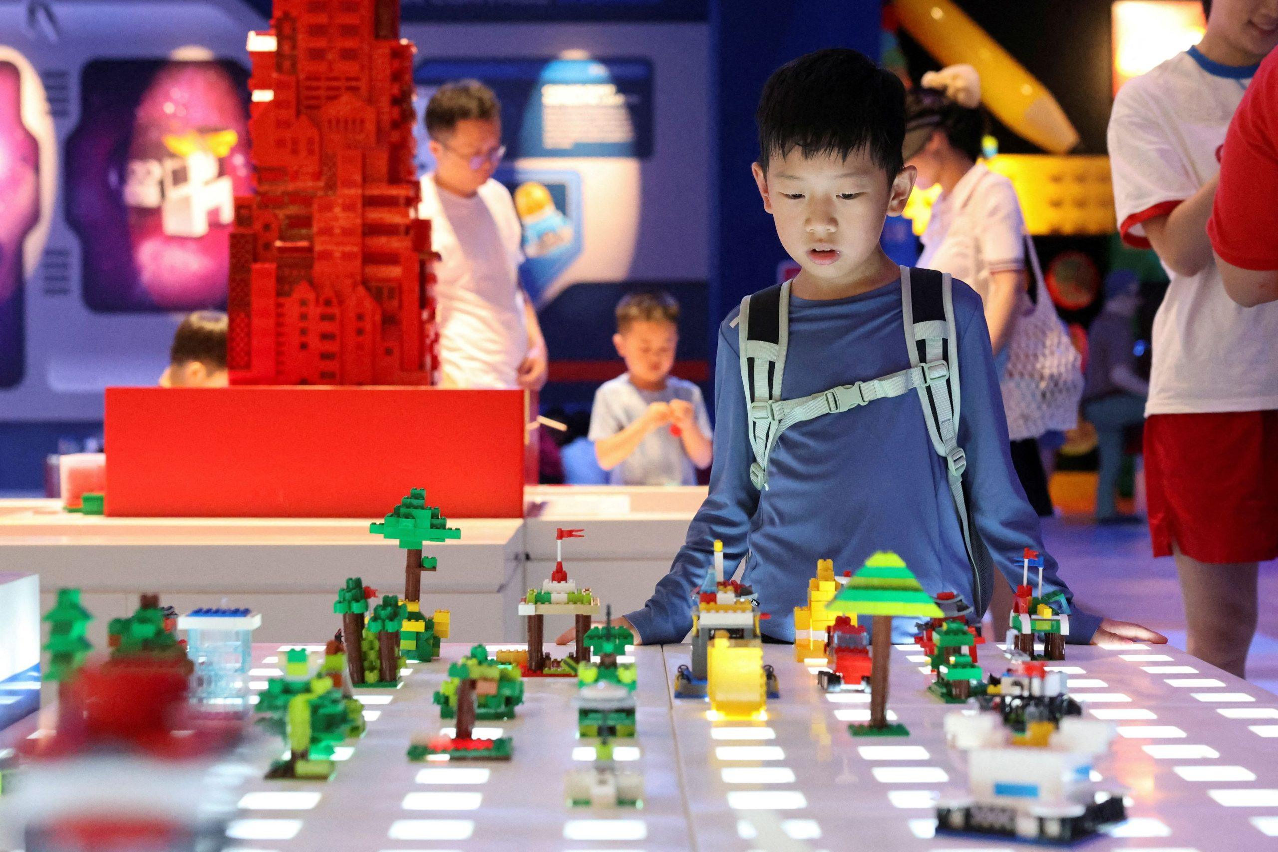 Το πρώτο Legoland στην Κίνα κατασκευάζει το Σινικό Τείχος για να προσελκύσει καταναλωτές