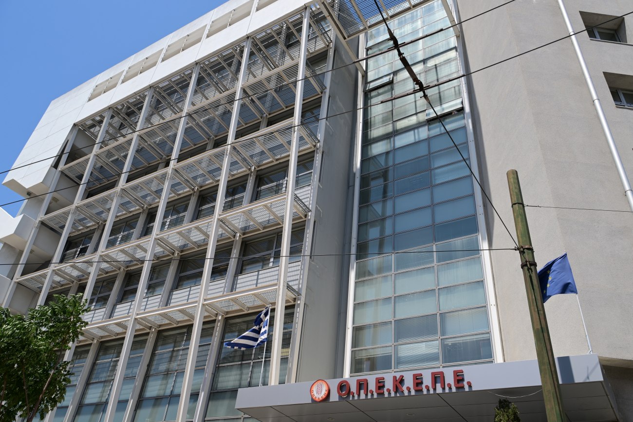 Ποιος θα αναλάβει τις ευθύνες για το σκάνδαλο του ΟΠΕΚΕΠΕ; Στενεύουν οι κλοιοί γύρω από την κυβέρνηση