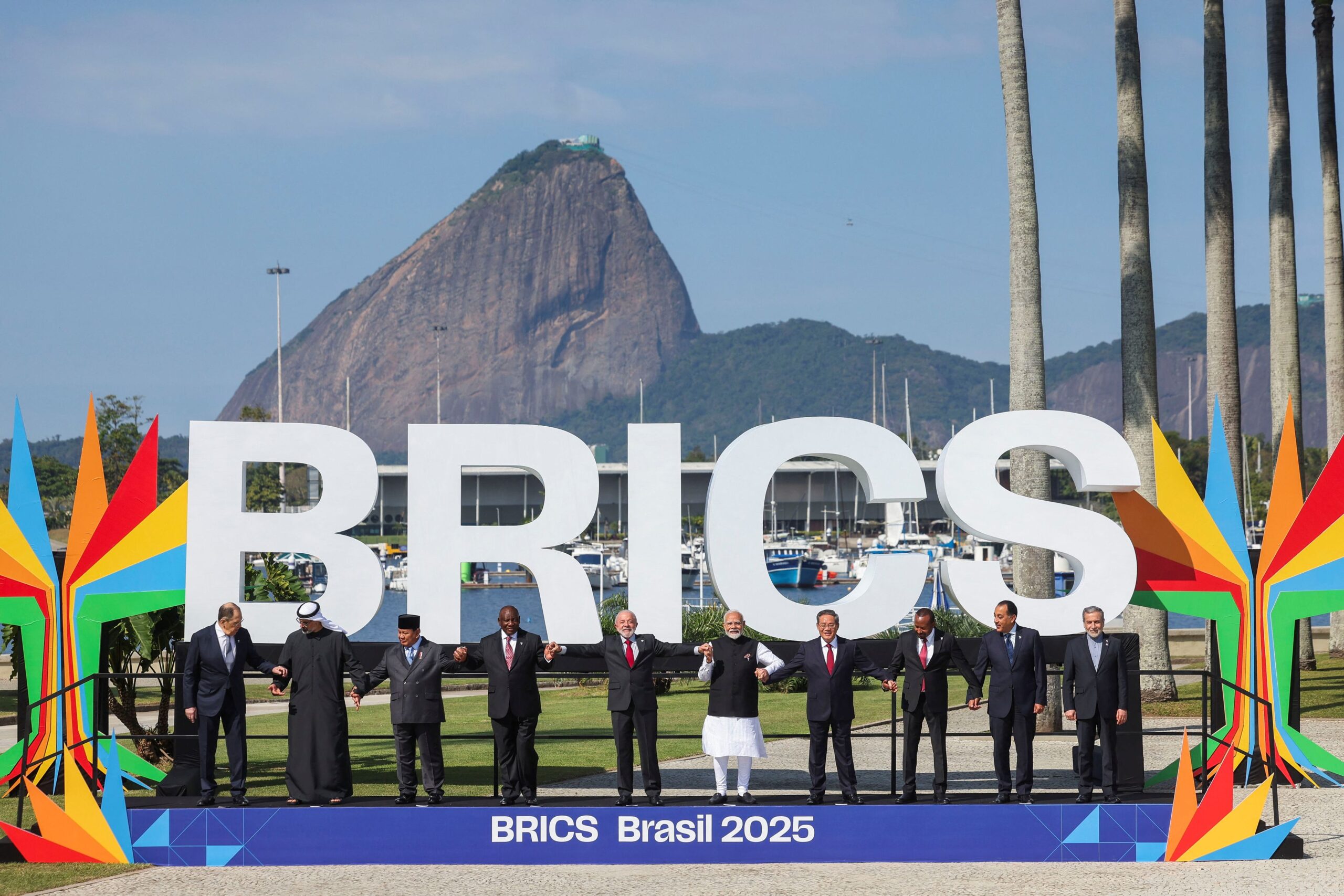 BRICS: Κάλεσμα για την προστασία των δεδομένων από τη μη εξουσιοδοτημένη χρήση τεχνητής νοημοσύνης