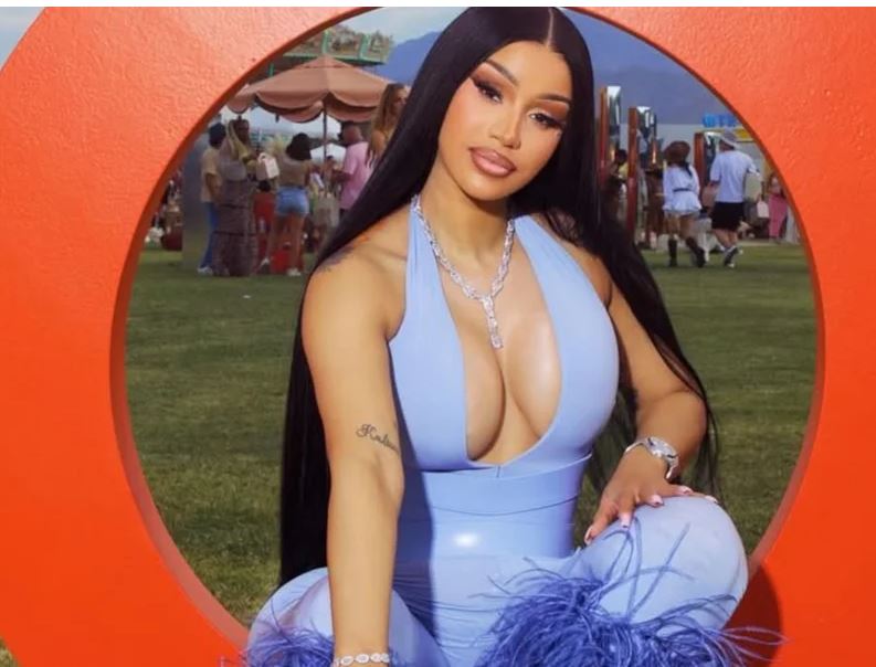 Cardi B: Έφυγε από τη Μύκονο περνώντας απαρατήρητη