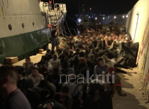 Κρήτη: Ένταση την νύχτα στην Αγία Γαλήνη με την αποβίβαση 150 μεταναστών
