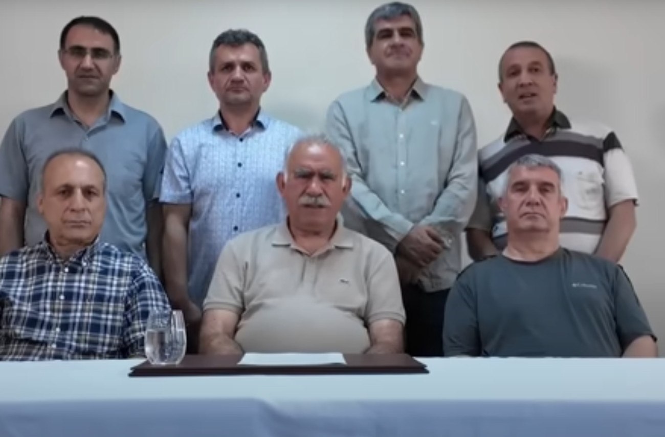 Αμπντουλάχ Οτσαλάν: Εμφανίστηκε σε βίντεο μετά από 26 χρόνια και καλεί σε αφοπλισμό του PKK
