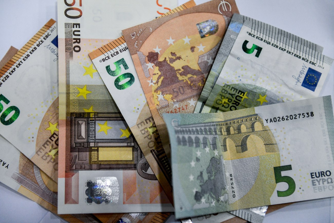 Υψηλότερες οι συντάξεις του Δημοσίου κατά 70% σε σύγκριση με τον ιδιωτικό τομέα