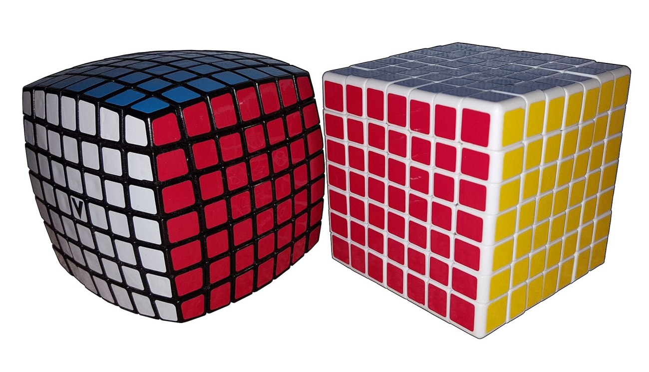 V-Cube: Η ελληνική εταιρεία που αναμετρήθηκε με τον κύβο του Ρούμπικ
