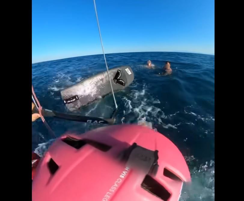 Θεσσαλονίκη: Νεαρός που έκανε kitesurfing διάσωσε τουρίστα και την 10χρονη κόρη του
