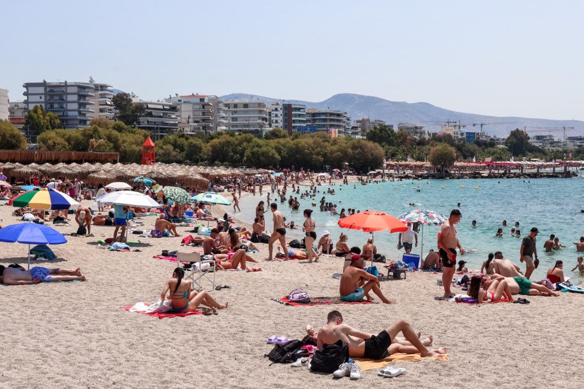 Καιρός: Προβλέψεις για έναν θερμότερο Αύγουστο μετά τον καυτό Ιούλιο