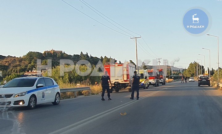 Ρόδος: Τροχαίο ατύχημα οδηγεί σε πτώση αυτοκινήτου σε πλαγιά