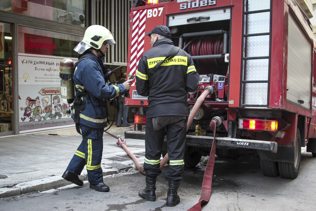 Πυρκαγιά σε διαμέρισμα στην Αργυρούπολη: Εντοπίστηκε ηλικιωμένη χωρίς τις αισθήσεις της