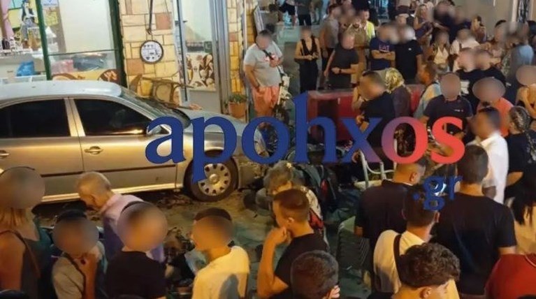 Ζάκυνθος: Αυτοκίνητο προσέκρουσε σε πλήθος πιστών κατά τη διάρκεια πανηγυριού