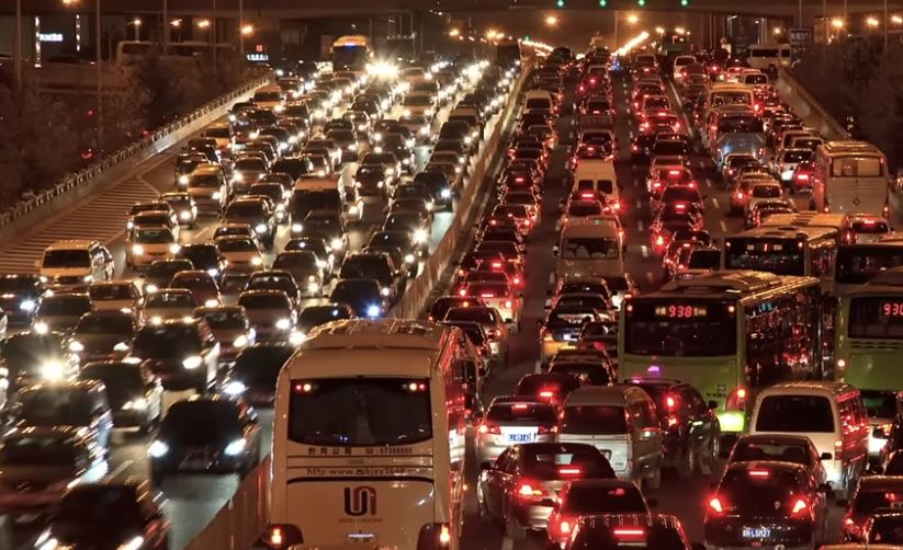 Κίνα: Το μεγαλύτερο μποτιλιάρισμα στην ιστορία με διάρκεια 12 ημερών και μήκος 100 χιλιομέτρων