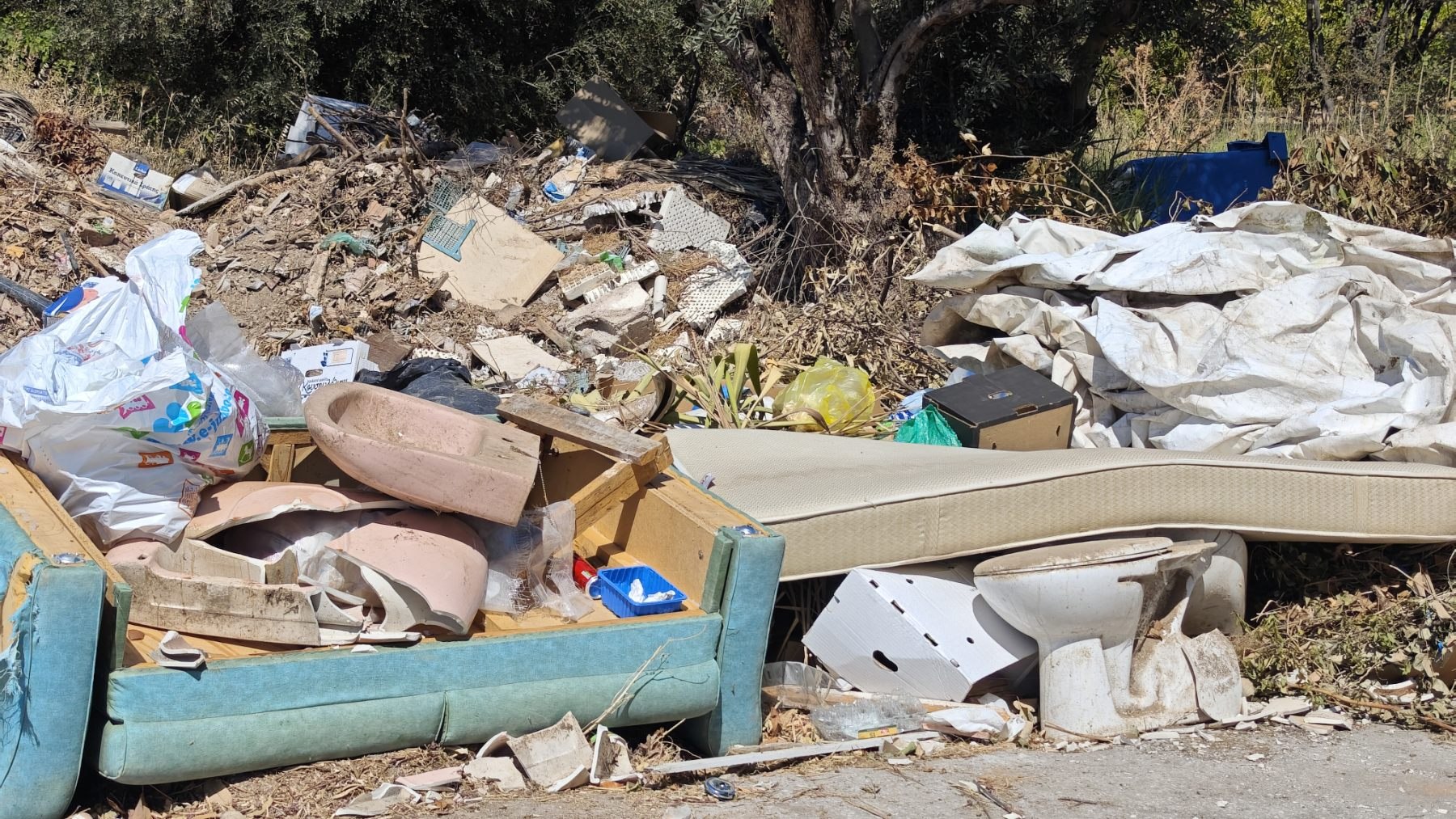 Αντιδήμαρχοι Ωρωπού καταθέτουν μήνυση στο αστυνομικό τμήμα