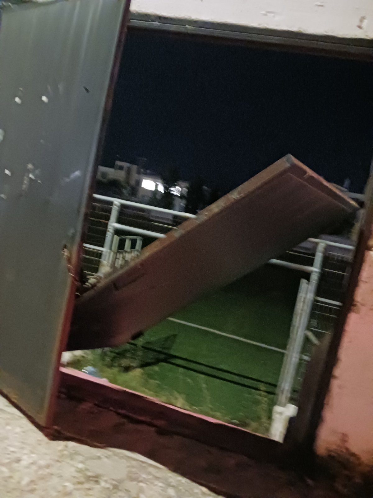 Βανδαλισμός στο γήπεδο Ραφήνας-Πικερμίου: Οι πολίτες σε αγανάκτηση