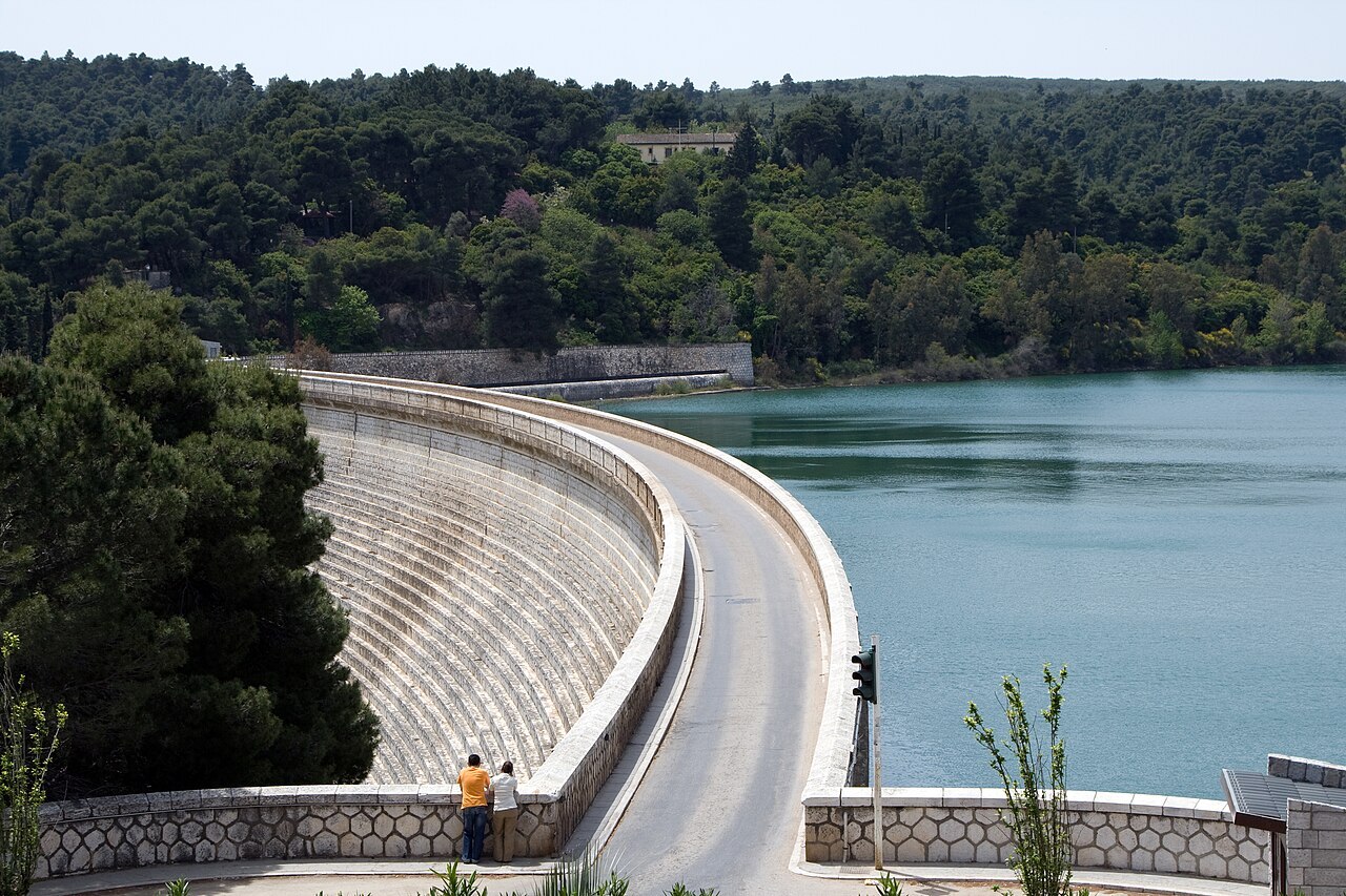 Αθήνα: Έρευνα αποκαλύπτει επικίνδυνα χαμηλά επίπεδα υδατικών αποθεμάτων