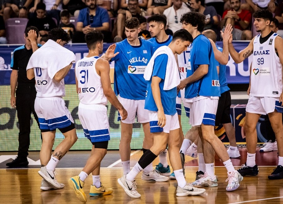 Κώστας Παπαδόπουλος (προπονητής Εθνικής U20): Η σημερινή εμφάνιση μπορεί να μας προσγειώσει για το μέλλον