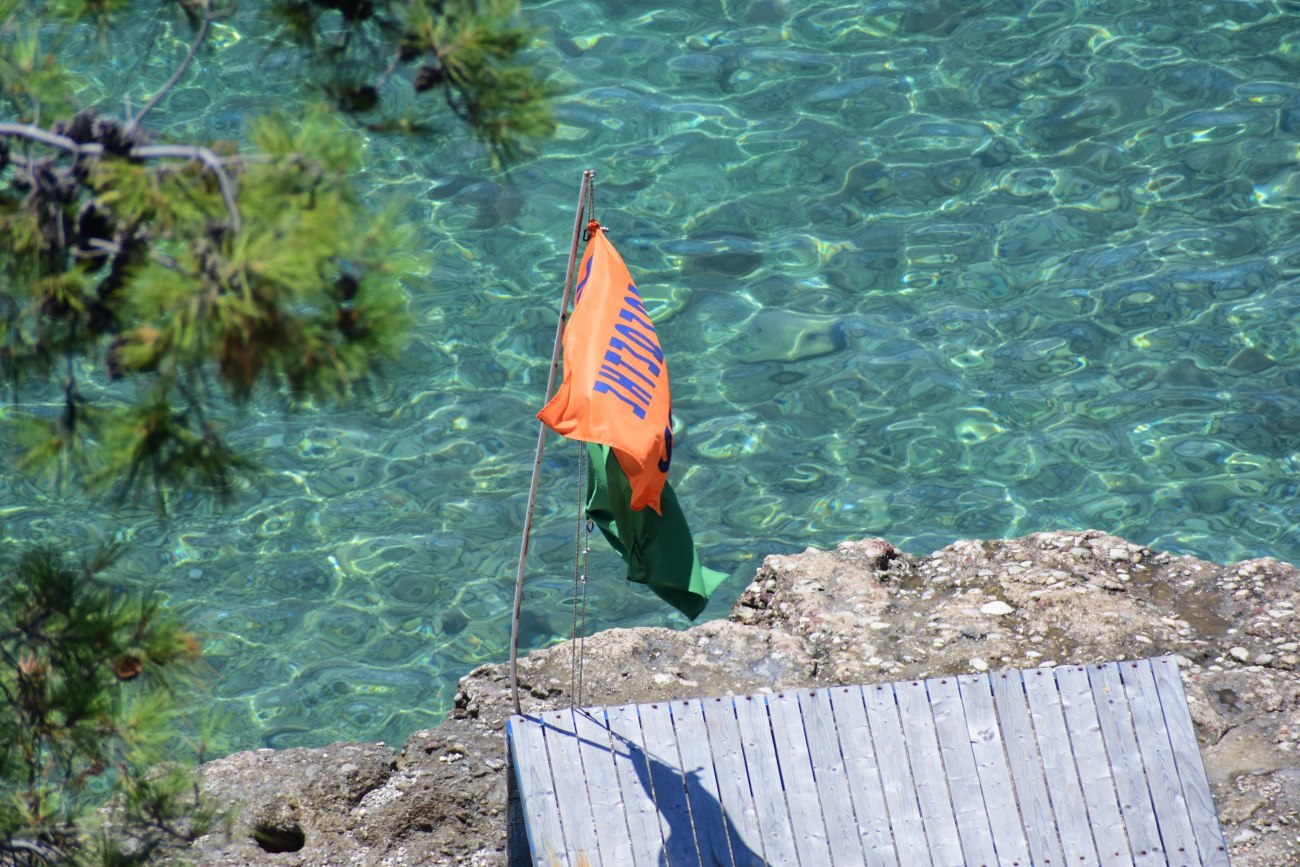 Ελεγκτικό συνέδριο: Αντιφάσεις και καθυστερήσεις στους μηχανισμούς εποπτείας για την παραχώρηση του αιγιαλού