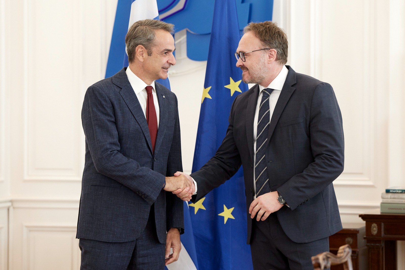 Μητσοτάκης προς Ευρωπαίο Επίτροπο: Προσδοκίες από τα ευρωπαϊκά κονδύλια για την προσιτή στέγαση
