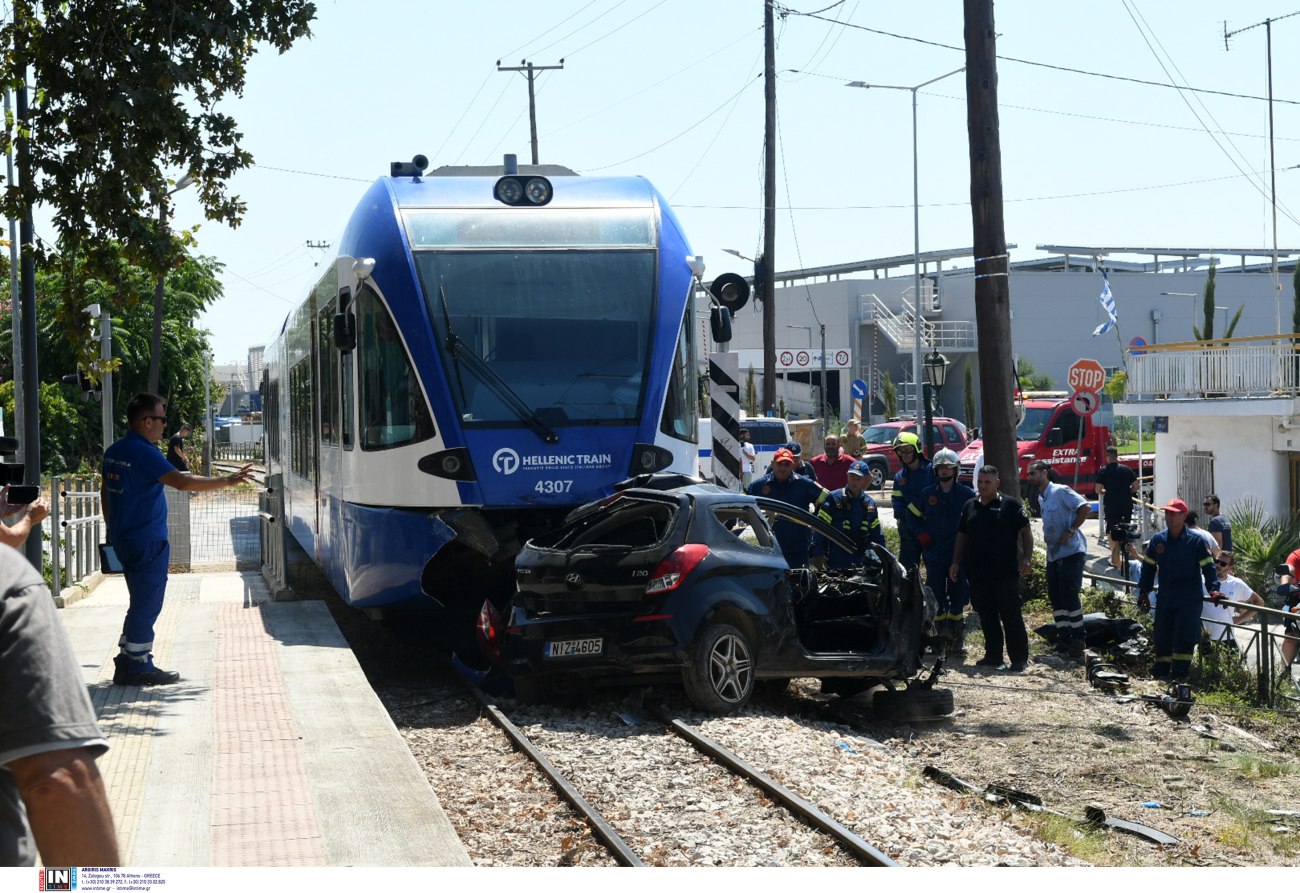 Πάτρα: Σύγκρουση ΙΧ με προαστιακό σιδηρόδρομο