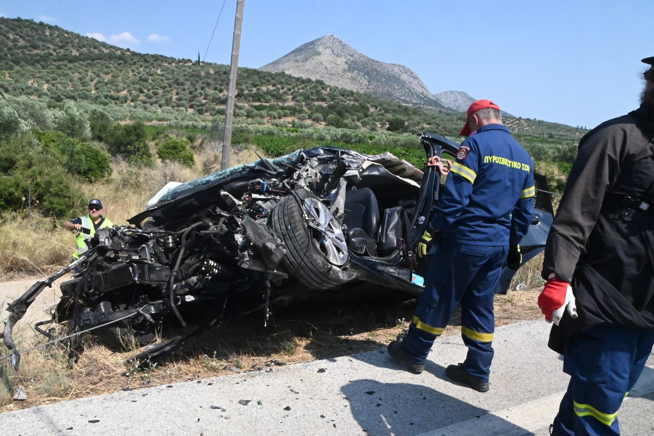 Τραγωδία στην Αργολίδα: Τρεις Κινέζοι νεκροί σε σοβαρή σύγκρουση ΙΧ με φορτηγό στις Μυκήνες
