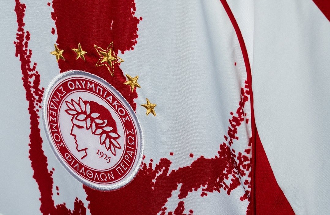 Ολυμπιακός: Ανακαλύψτε την νέα εκτός έδρας εμφάνιση για τη σεζόν 2025/26