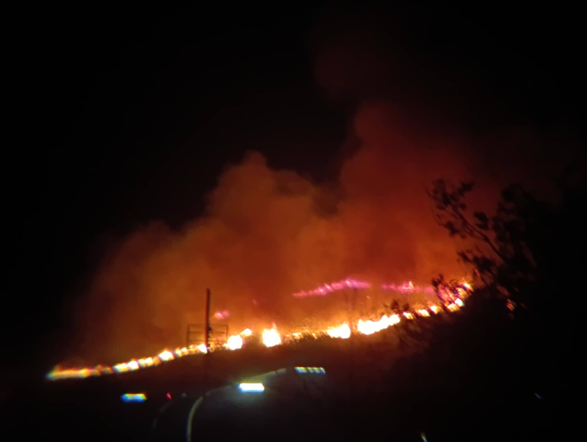 Πυρκαγιά στη Μακύνεια Ναυπακτίας, κοντά στο Αντίρριο