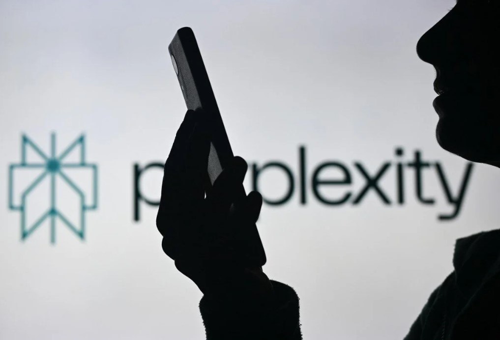 Perplexity: Η startup ΑΙ που αμφισβητεί τη μονοκρατορία της Google με νέο browser για κινητά